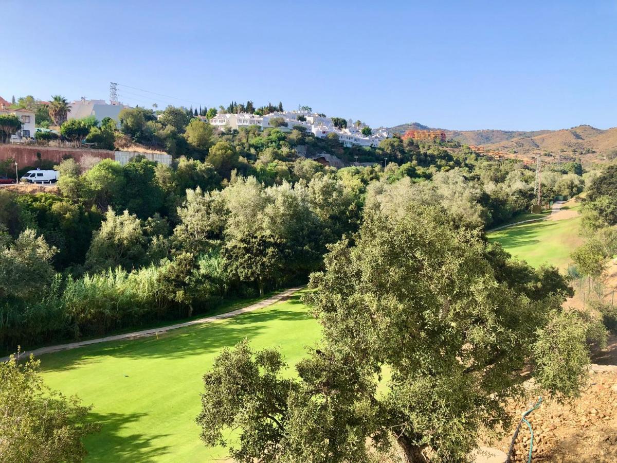 Modern Apartment In Front Of Cabopino Golf Marbella Exterior foto