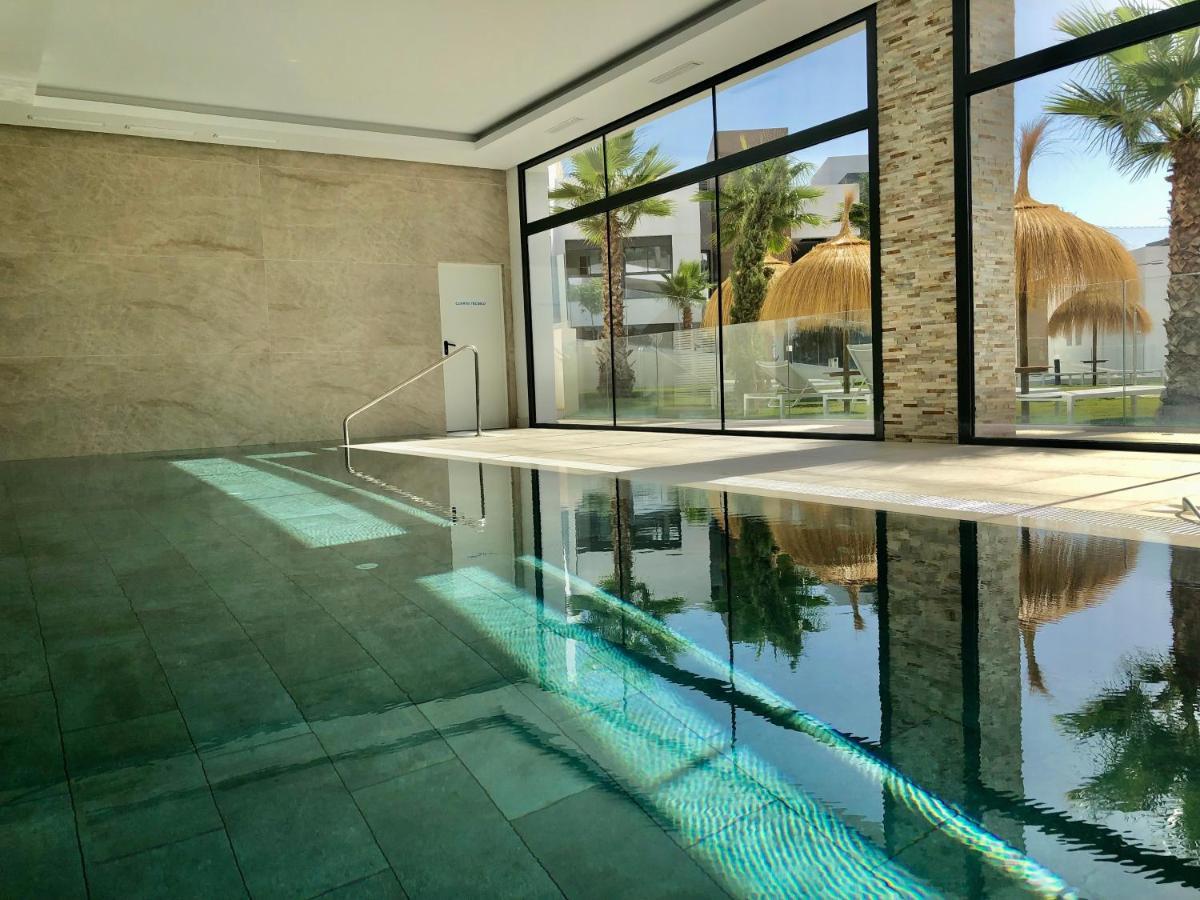 Modern Apartment In Front Of Cabopino Golf Marbella Exterior foto
